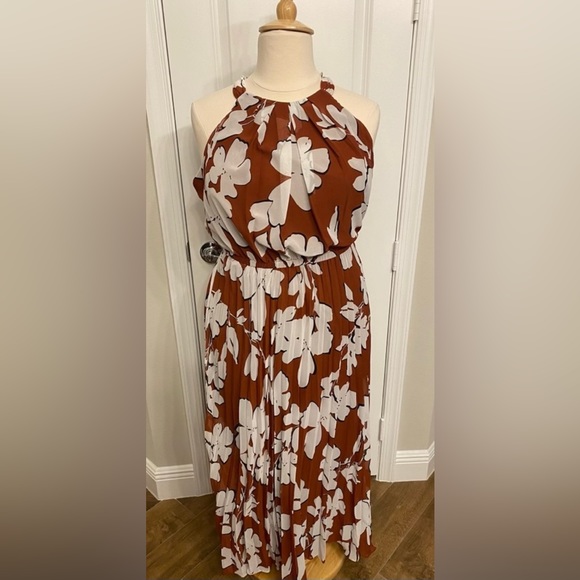 Plus Dress 🧡🖤 - Picture 4 of 6